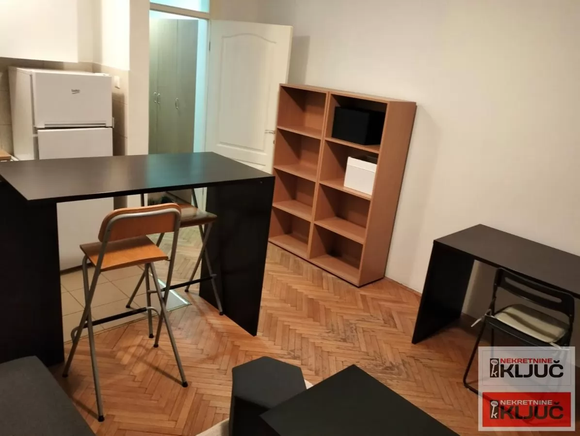 Odlicna garsonjera u blizini Sajma 3