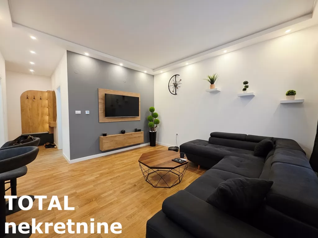 Stan,PETROVARADIN,PETROVARADIN,kv: 42.00, € 121500, ID: 1102227 1