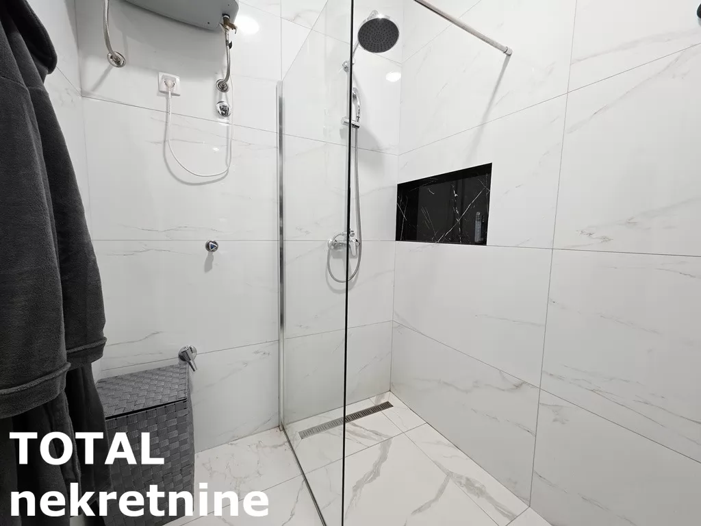 Stan,PETROVARADIN,PETROVARADIN,kv: 42.00, € 121500, ID: 1102227 15