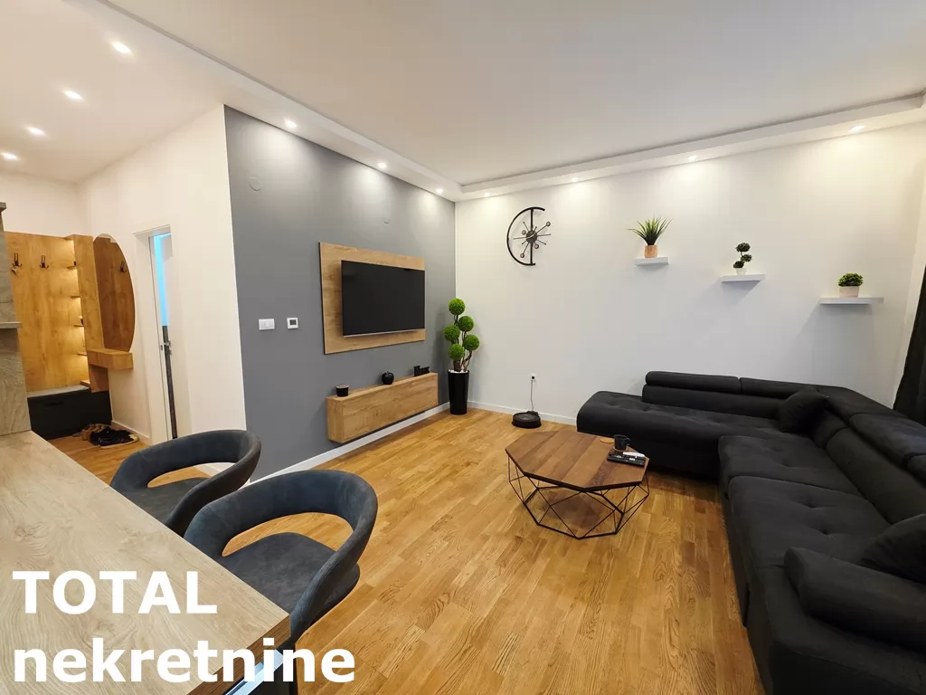 Stan,PETROVARADIN,PETROVARADIN,kv: 42.00, € 121500, ID: 1102227 5