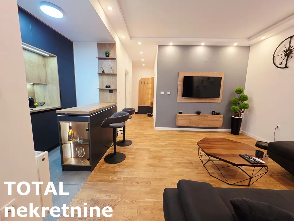 Stan,PETROVARADIN,PETROVARADIN,kv: 42.00, € 121500, ID: 1102227 7