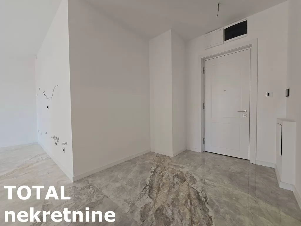 Poslovni prostori,NOVI SAD,CENTAR,kv: 61.00, € 915, ID: 9189895 5