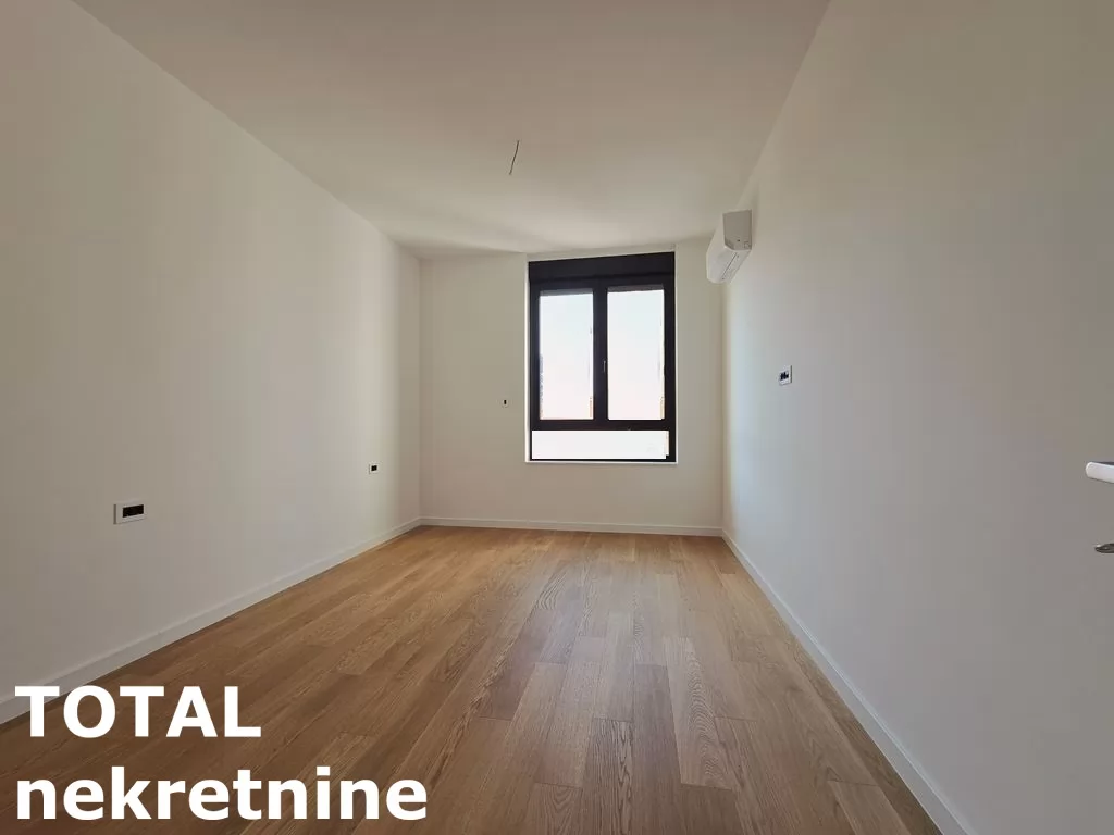 Poslovni prostori,NOVI SAD,CENTAR,kv: 61.00, € 915, ID: 9189895 7