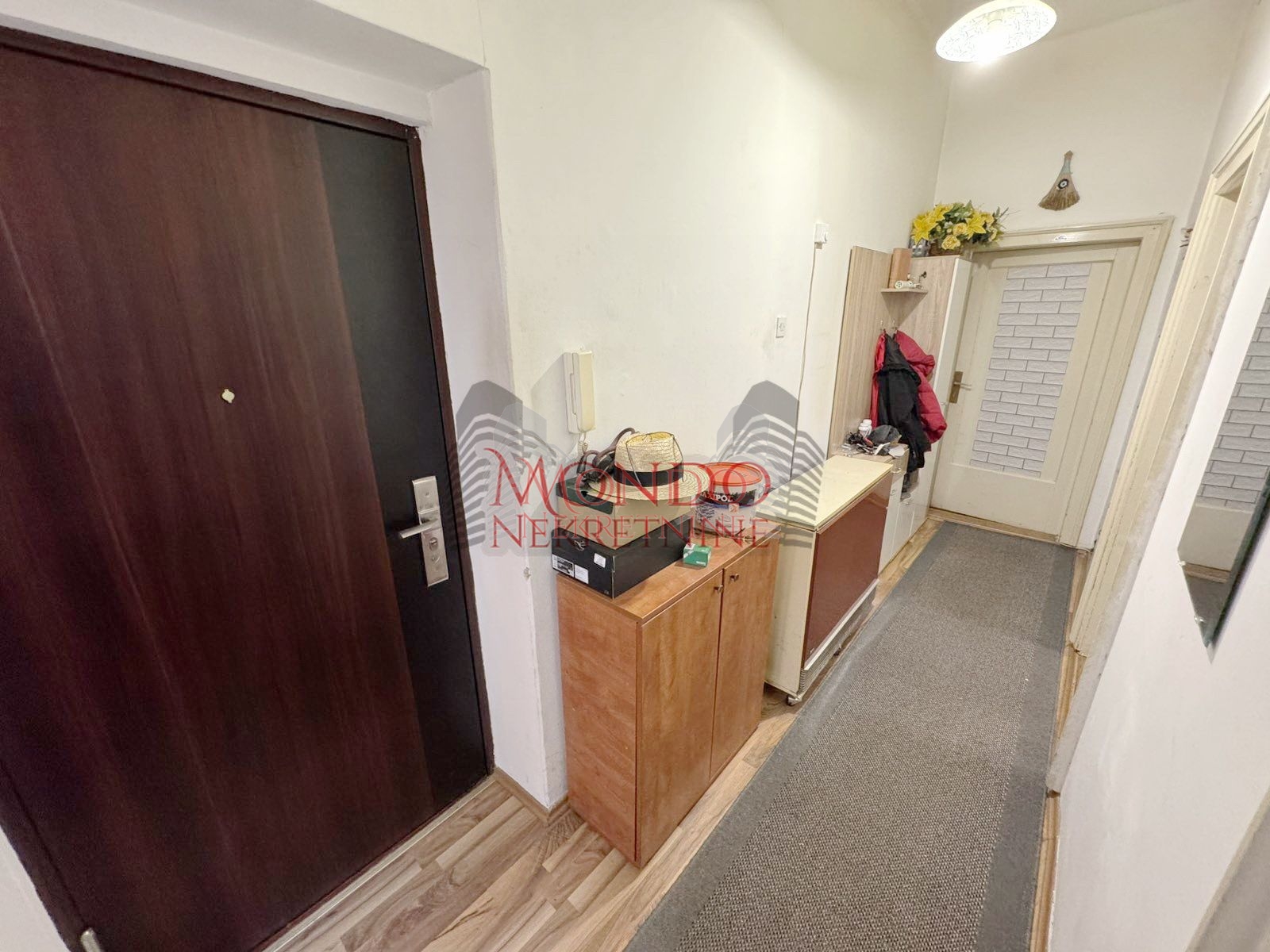 Dvoiposoban stan u blizini parka Cair i OS Ucitelj Tasa 9