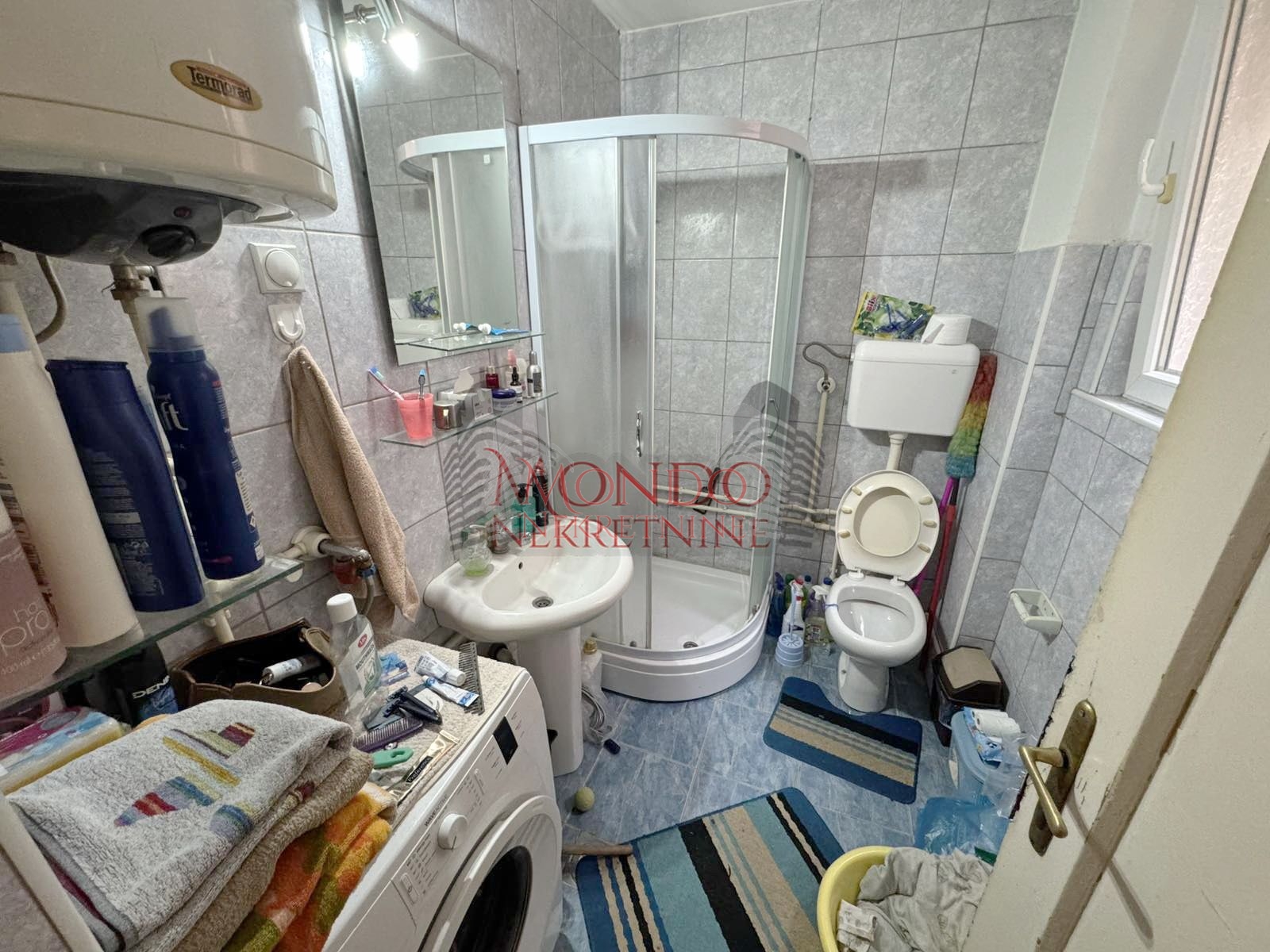 Dvoiposoban stan u blizini parka Cair i OS Ucitelj Tasa 13