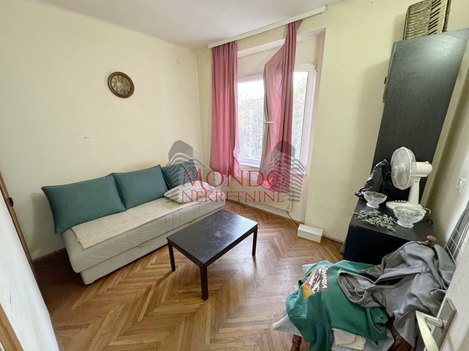 Dvoiposoban stan u blizini parka Cair i OS Ucitelj Tasa 7