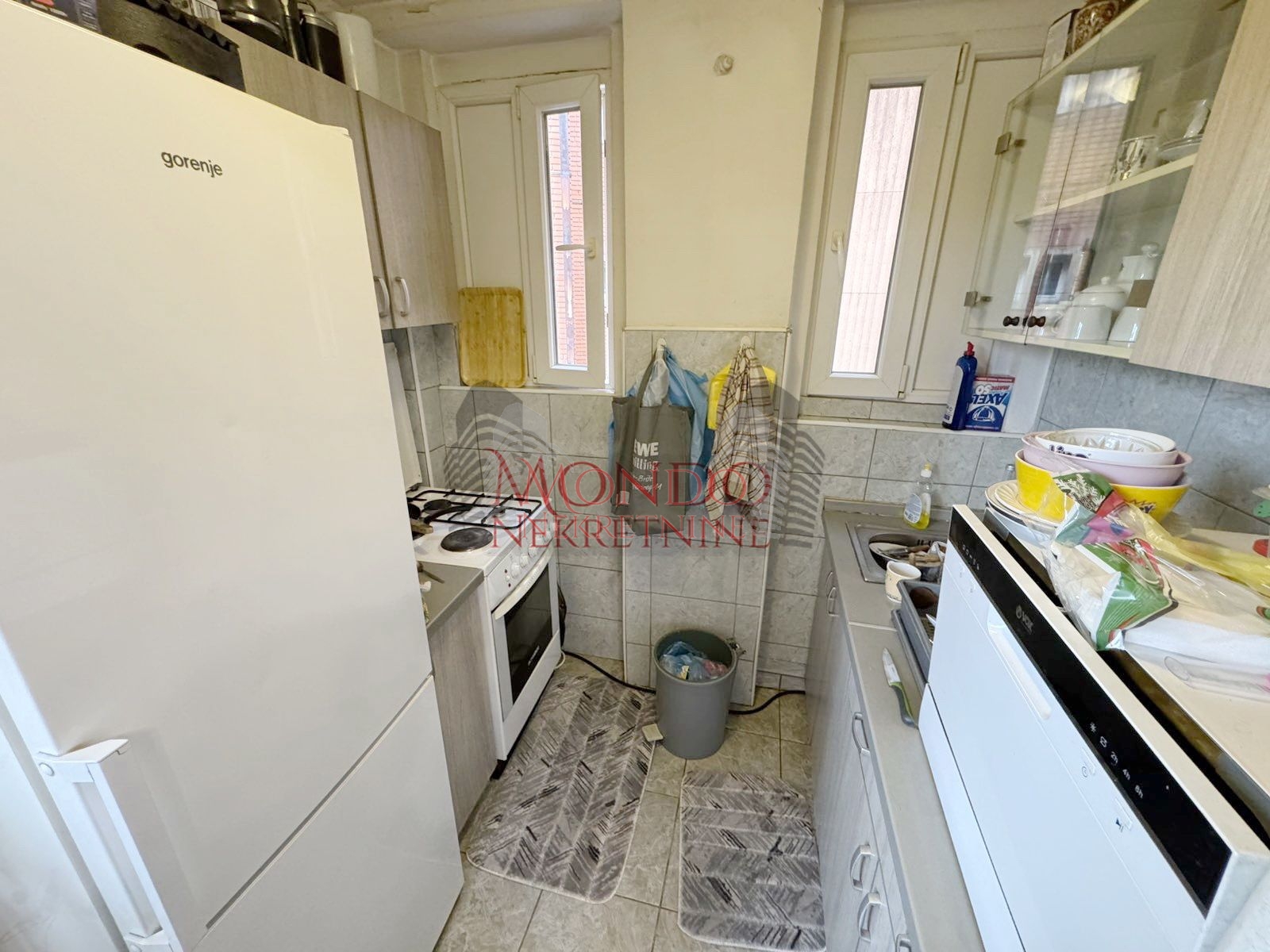 Dvoiposoban stan u blizini parka Cair i OS Ucitelj Tasa 2