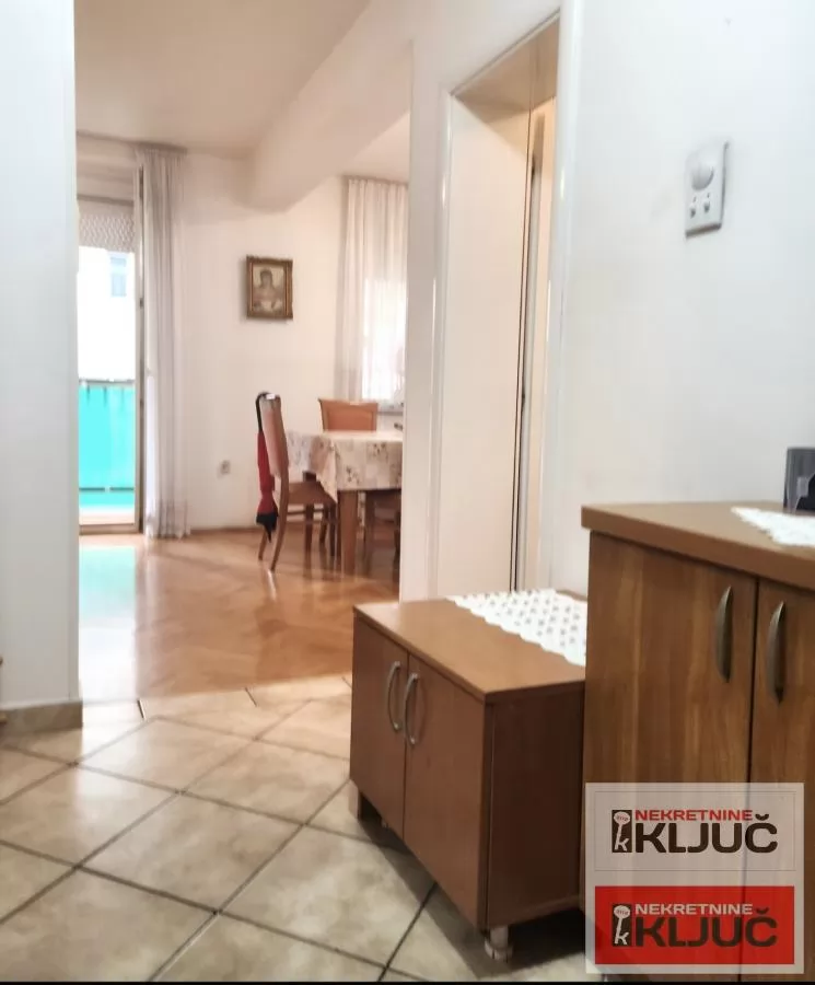 GRBAVICA IZDAJE SE DVOSOBAN NAMEŠTEN STAN 13