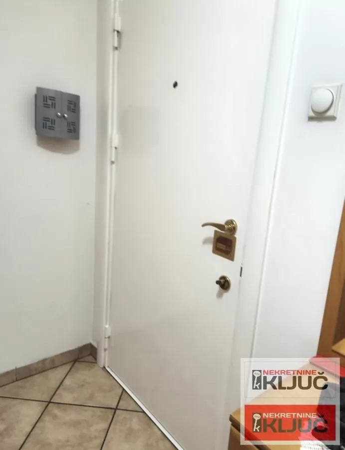 GRBAVICA IZDAJE SE DVOSOBAN NAMEŠTEN STAN 16