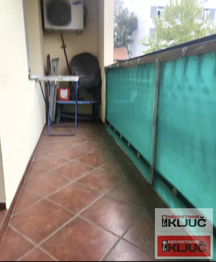 GRBAVICA IZDAJE SE DVOSOBAN NAMEŠTEN STAN 22