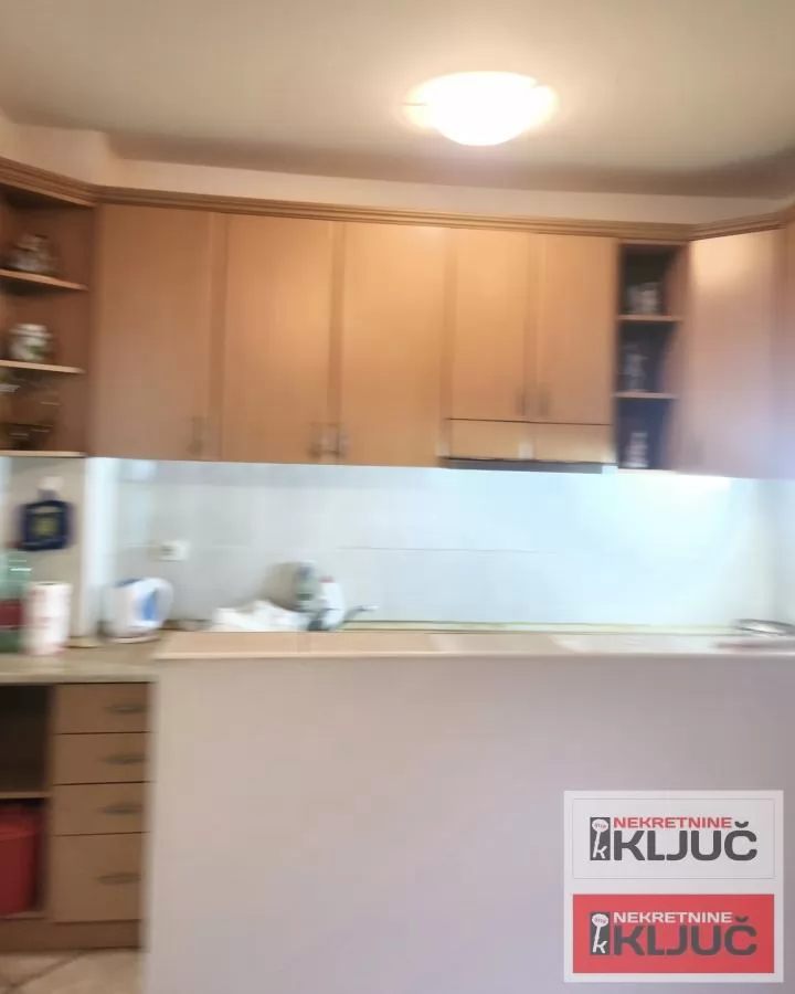 GRBAVICA IZDAJE SE DVOSOBAN NAMEŠTEN STAN 7