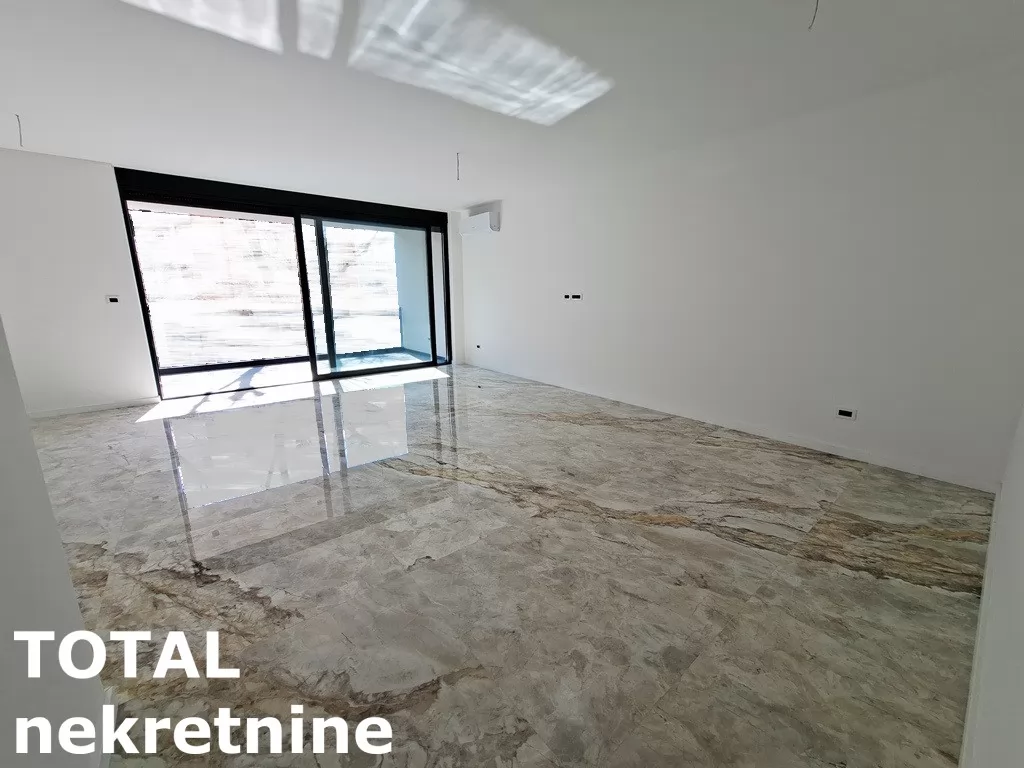 Poslovni prostori,NOVI SAD,CENTAR,kv: 112.00, € 1680, ID: 9189892 1