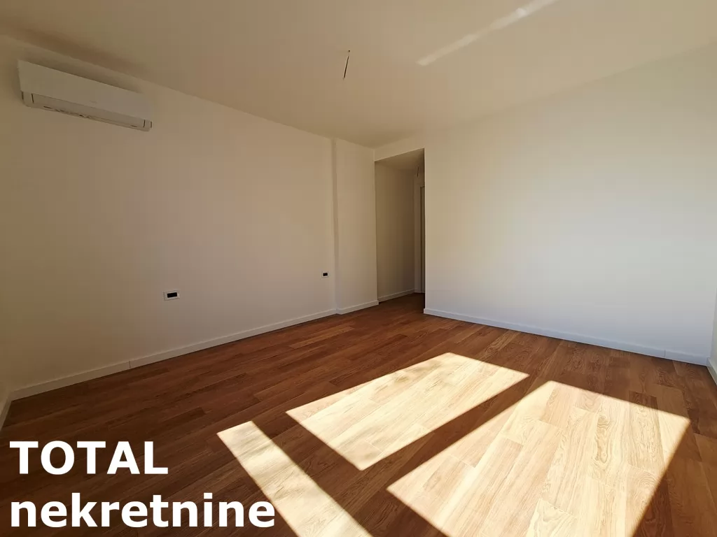 Poslovni prostori,NOVI SAD,CENTAR,kv: 112.00, € 1680, ID: 9189892 18