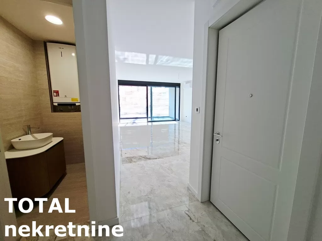 Poslovni prostori,NOVI SAD,CENTAR,kv: 112.00, € 1680, ID: 9189892 20