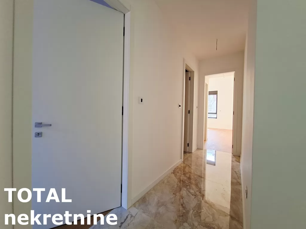 Poslovni prostori,NOVI SAD,CENTAR,kv: 112.00, € 1680, ID: 9189892 8