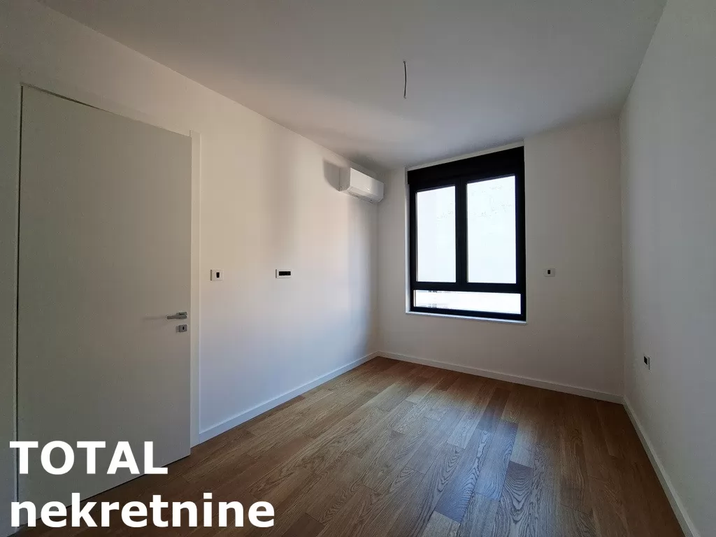 Poslovni prostori,NOVI SAD,CENTAR,kv: 112.00, € 1680, ID: 9189892 9