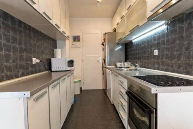 Vračar  Šumatovačka  3 0 stan bez lifta  64m2 3