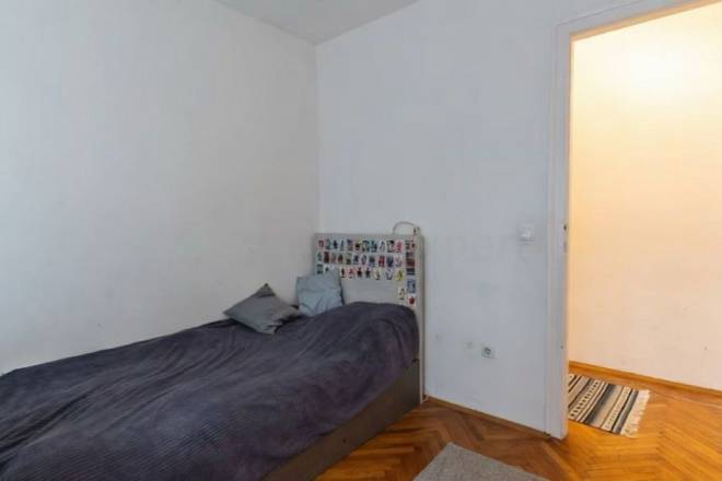 Vračar  Šumatovačka  3 0 stan bez lifta  64m2 4