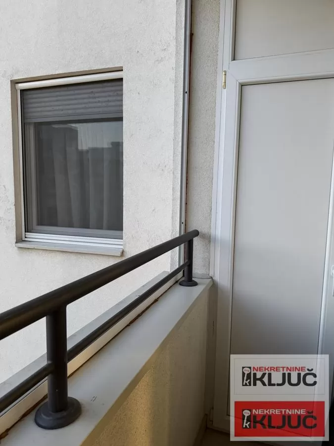 SOCIJALNO-modena garsonjera sa GARAŽNIM MESTOM 4