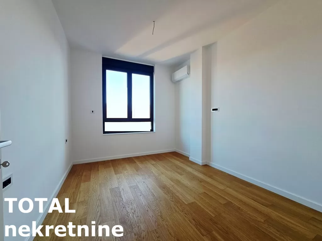 Stan,NOVI SAD,CENTAR,kv: 107.00, € 529000, ID: 1102409 8