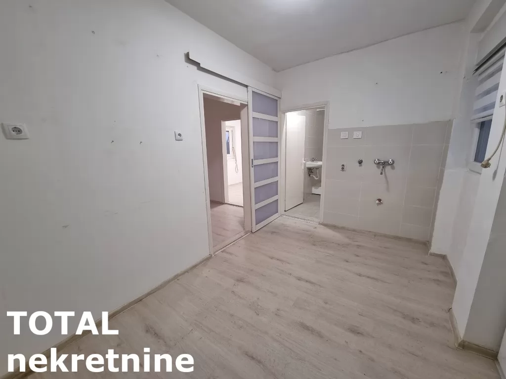 Stan,NOVI SAD,PODBARA,kv: 29.00, € 70000, ID: 1101712 9