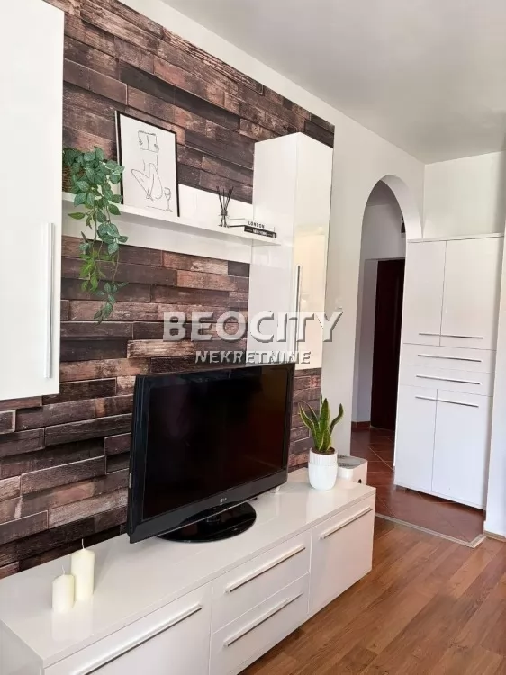 Dvosoban stan, 41 m2, Novi Sad, Bulevar oslobođenja ID: 130281 2