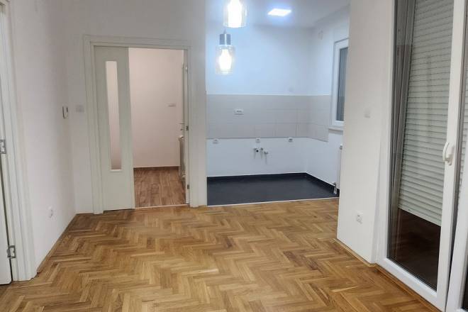 Nov  funkcionalan 1 5 stan  Hadži Mustafina  36m2 1