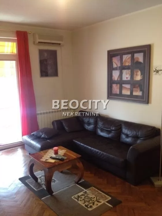 Dvosoban stan, 40 m2, Dorćol, Knićaninova ID: 130369 1