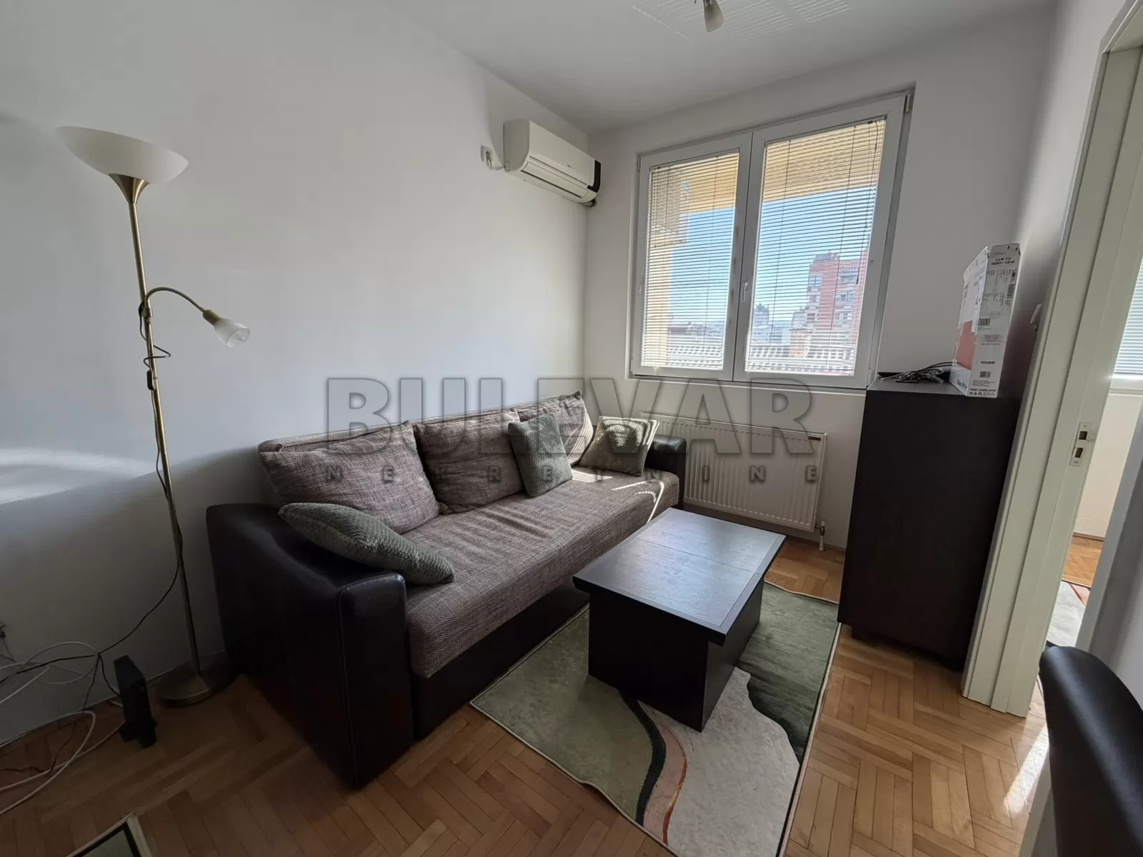 Jednosoban stan, 35 m2, Centar, Cara Lazara ID: i-016025 5