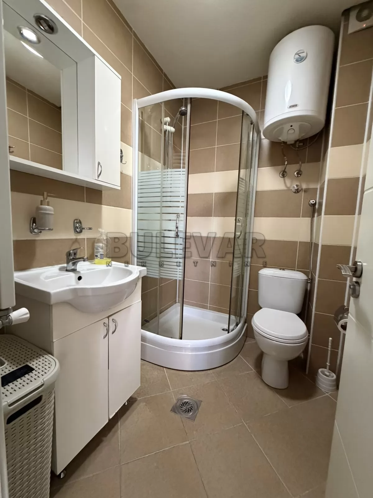 Jednosoban stan, 35 m2, Centar, Cara Lazara ID: i-016025 8