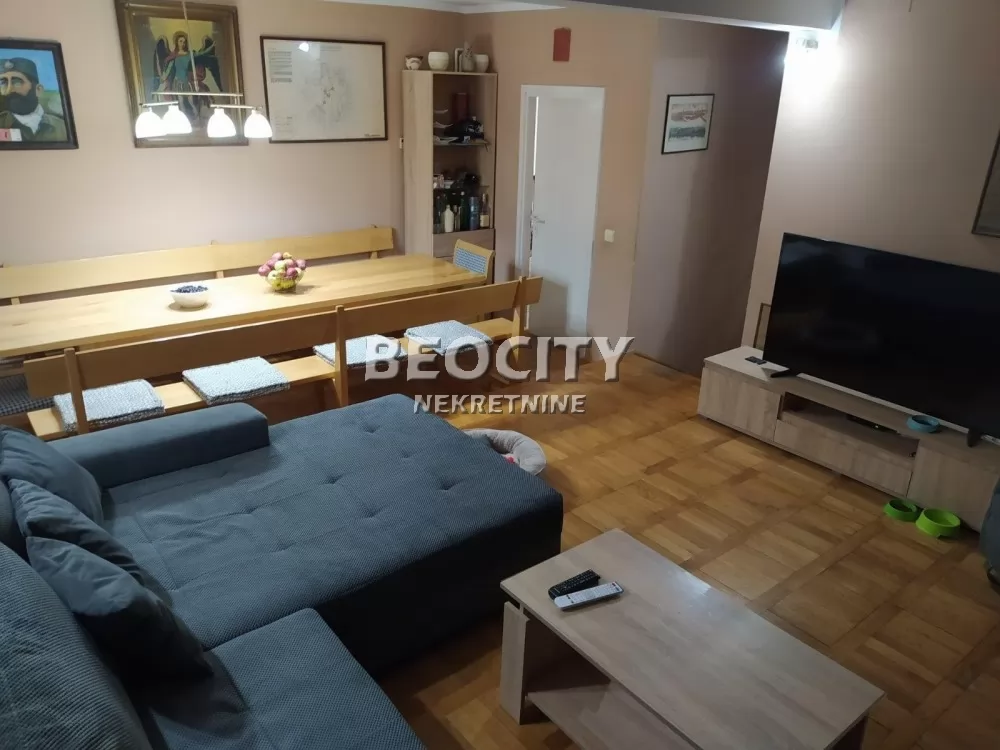 Petosobna kuća, 186 m2, Sremska Kamenica, Čardak ID: 124948 1