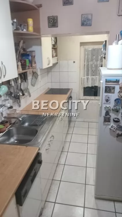 Petosobna kuća, 186 m2, Sremska Kamenica, Čardak ID: 124948 2