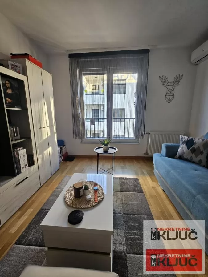 SALAJKA IZDAJE SE NAMEŠTENA GARSONJERA 2