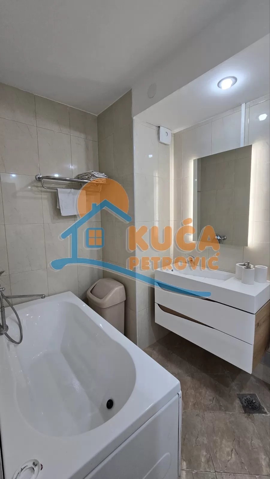 Trosoban stan, 88 m2, Centar, Drvarska ID: i-016026 13