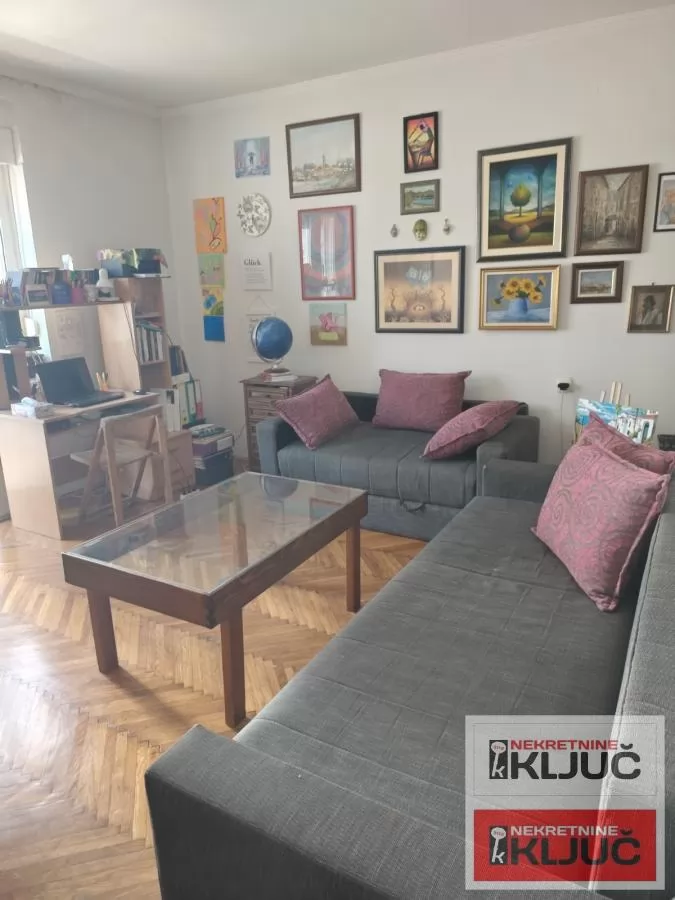 ADAMOVIĆEVO NASELJE, 71m2, Trosoban sa Tavanom 2