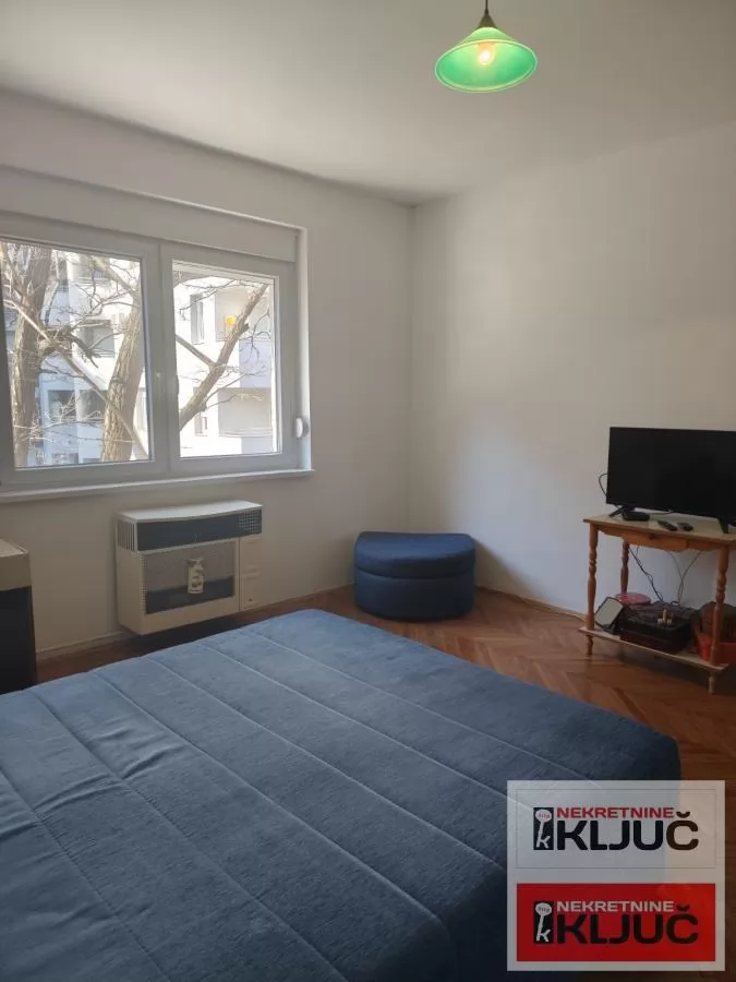 ADAMOVIĆEVO NASELJE, 71m2, Trosoban sa Tavanom 7