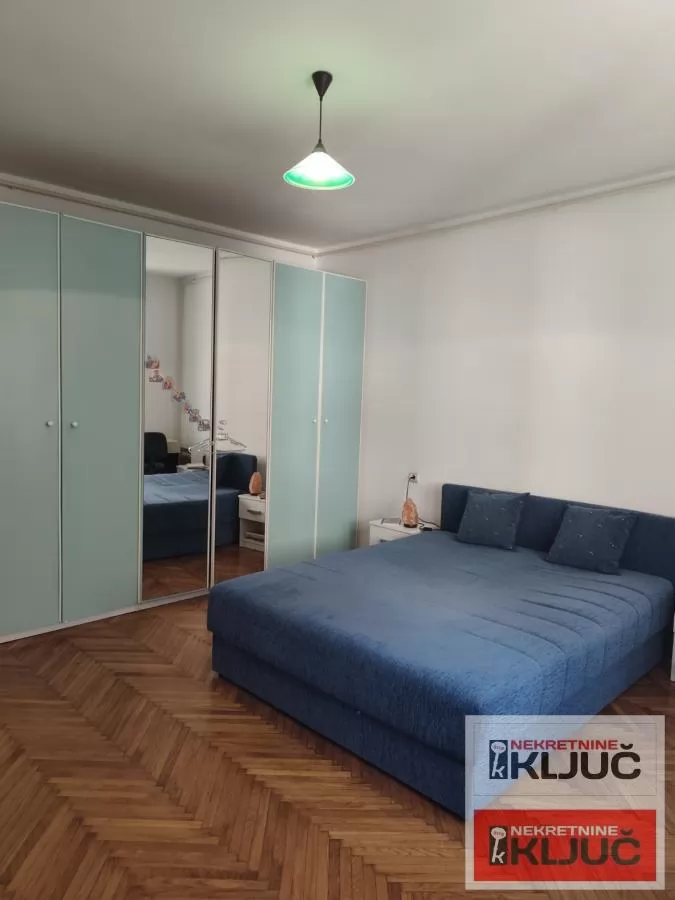 ADAMOVIĆEVO NASELJE, 71m2, Trosoban sa Tavanom 8