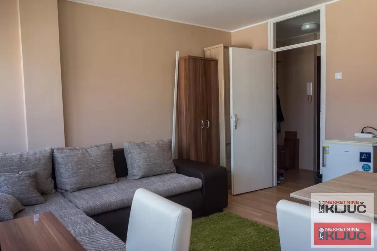 Dobra garsonjera na Grbavici/Liman 4/ 2