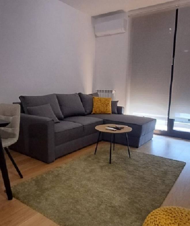 Izdaje se dvosoban stan u kompleksu New Minel  40m2 4