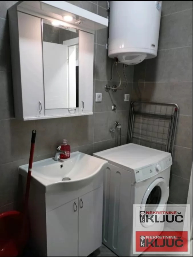 Odlican Jednoiposoban stan na Adicama 10