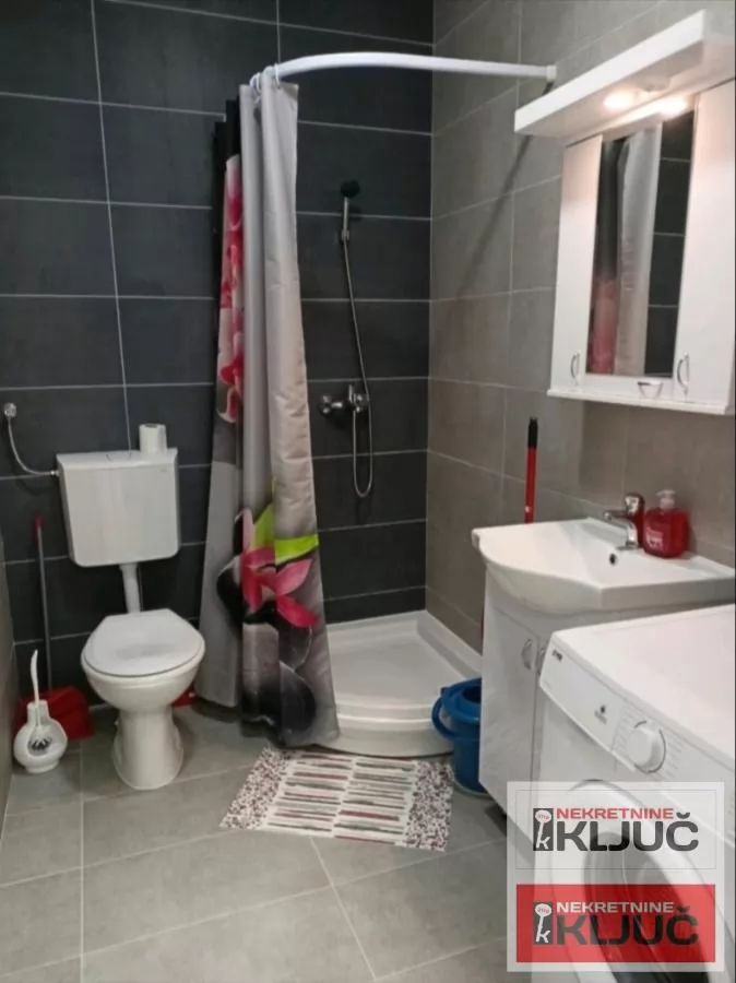 Odlican Jednoiposoban stan na Adicama 9