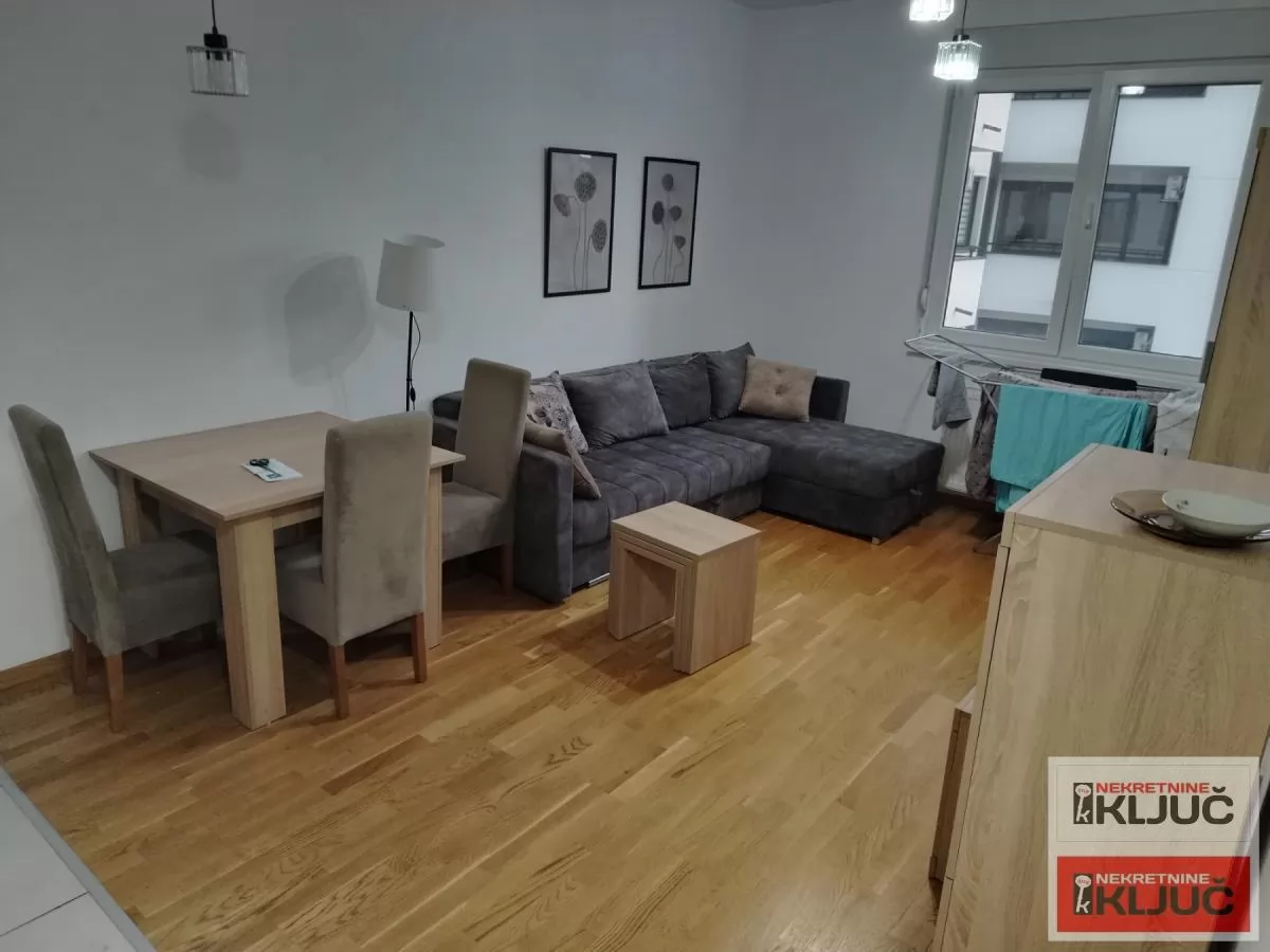 SALAJKA IZDAJE SE DVOIPOSOBAN STAN SA PARKING MESTOM 1