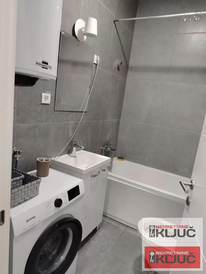 SALAJKA IZDAJE SE DVOIPOSOBAN STAN SA PARKING MESTOM 11