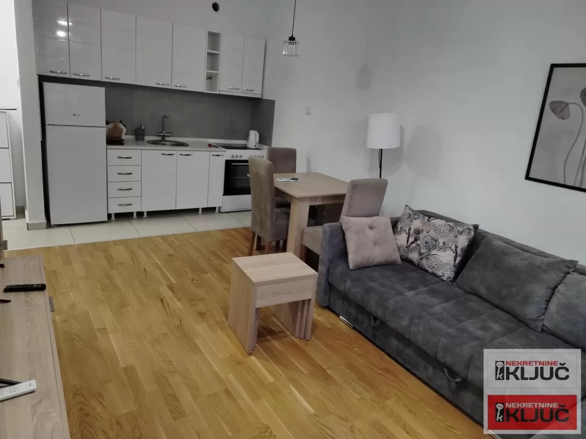 SALAJKA IZDAJE SE DVOIPOSOBAN STAN SA PARKING MESTOM 2