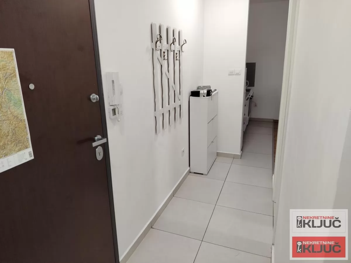 SALAJKA IZDAJE SE DVOIPOSOBAN STAN SA PARKING MESTOM 6