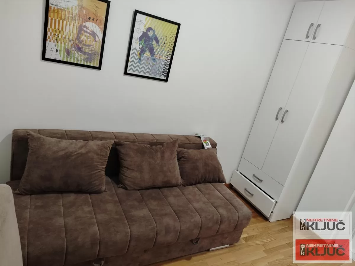 SALAJKA IZDAJE SE DVOIPOSOBAN STAN SA PARKING MESTOM 8