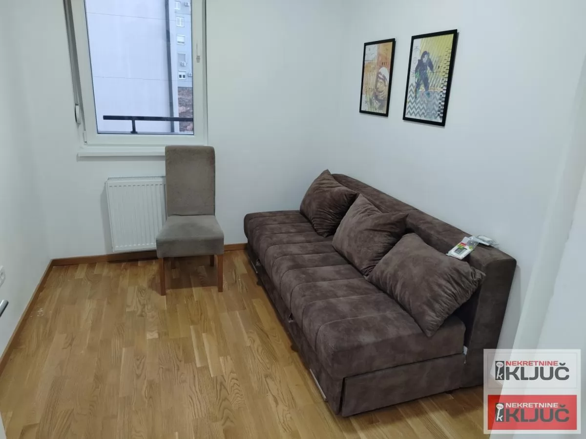 SALAJKA IZDAJE SE DVOIPOSOBAN STAN SA PARKING MESTOM 9