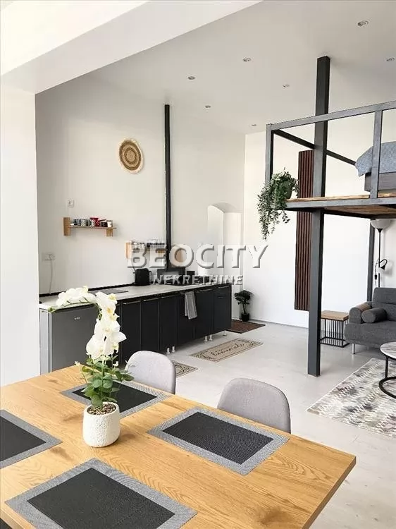 četvorosobna kuća, 110 m2, Novi Sad, Trifkovićev trg ID: 130067 1