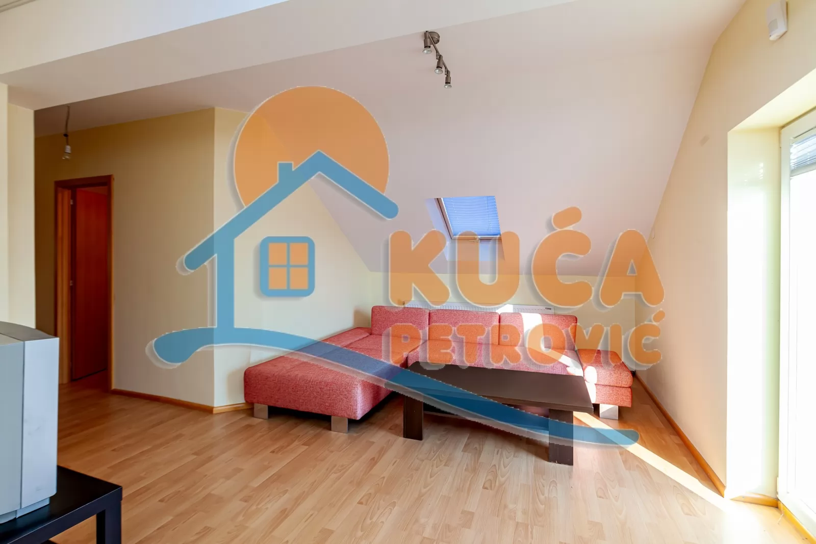 Trosobna kuća, 110 m2, Pantelej, Vinik ID: p-016030 20