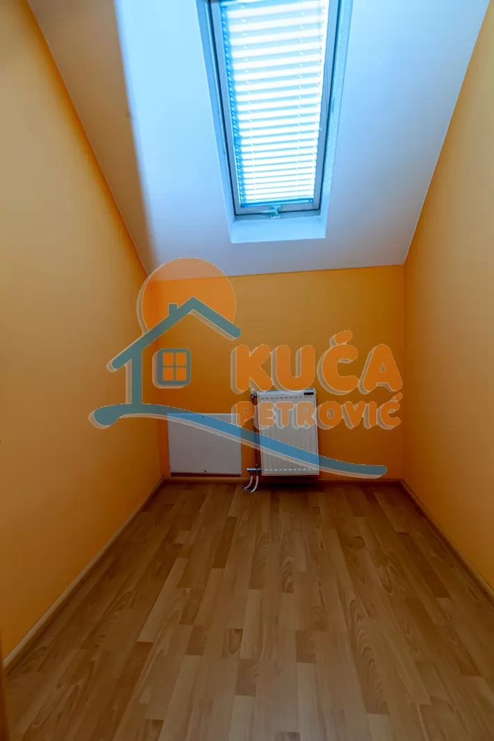 Trosobna kuća, 110 m2, Pantelej, Vinik ID: p-016030 25